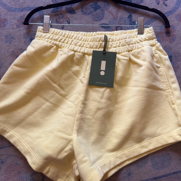 Daily drills lemonade crewneck and shorts set! Size XS/S - Picture 9 of 12